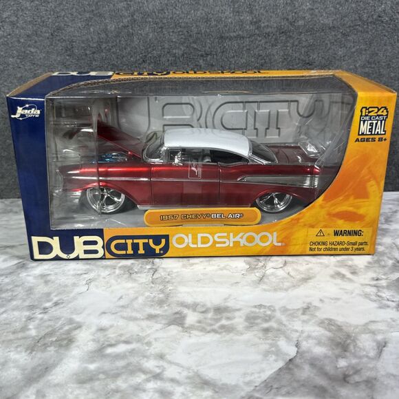 Jada Dub City Old Skool 1957 Chevy Bel Air Red White Hard Top 1:24 - New - Picture 1 of 7